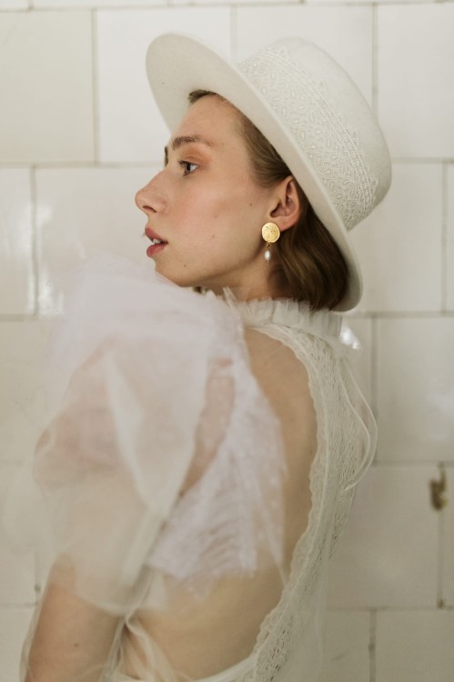 WHITE LACE